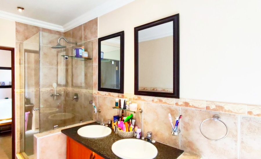 3 Bedroom Property for Sale in Greenstone Hill Gauteng