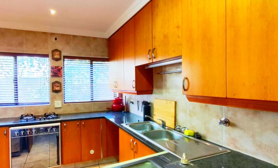3 Bedroom Property for Sale in Greenstone Hill Gauteng