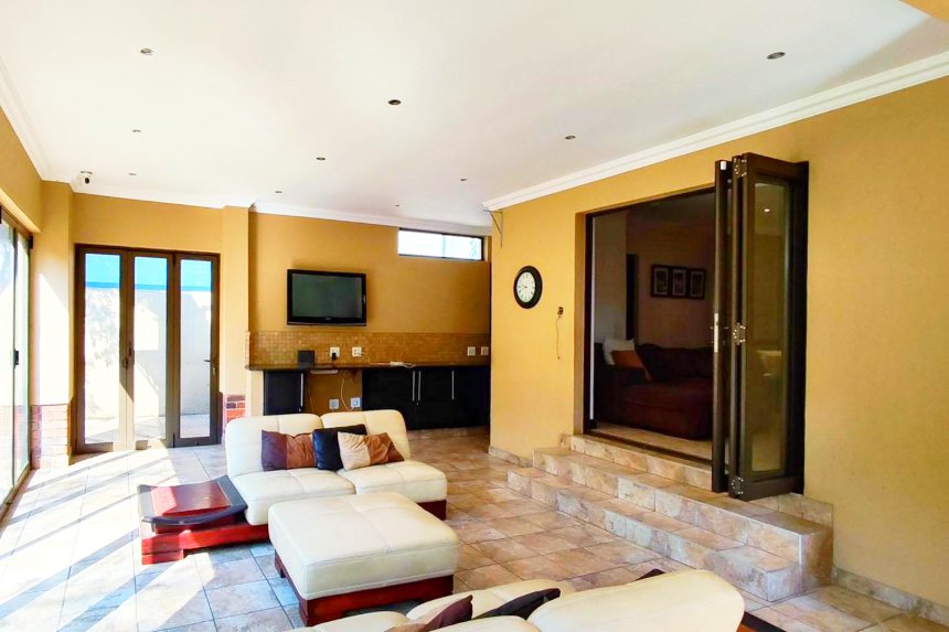 3 Bedroom Property for Sale in Greenstone Hill Gauteng