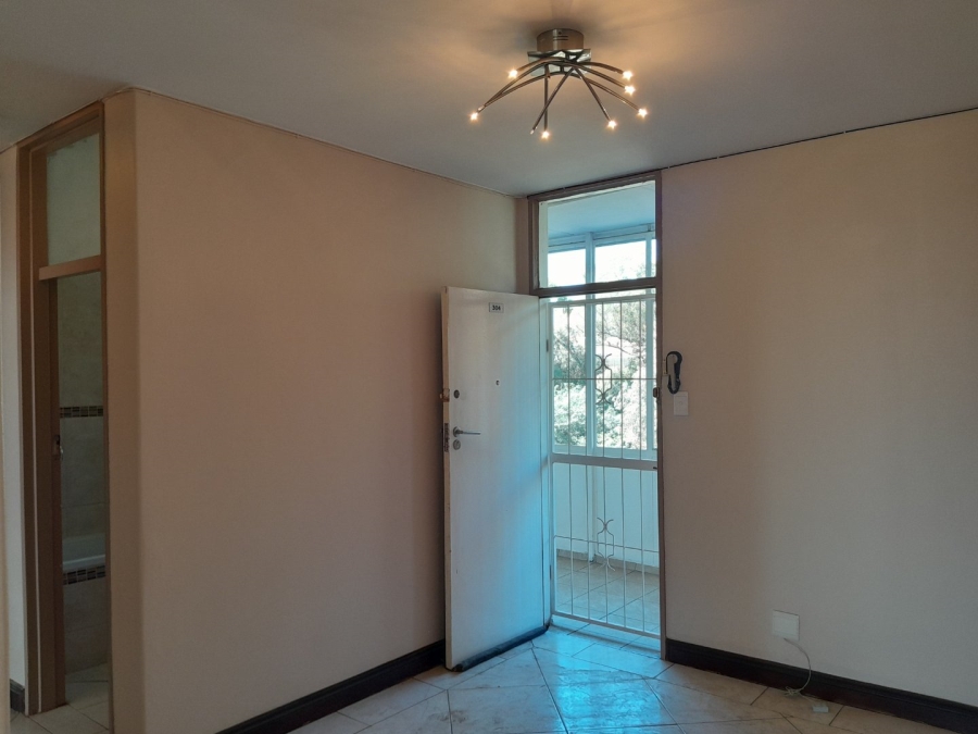 1 Bedroom Property for Sale in Bedford Gardens Gauteng