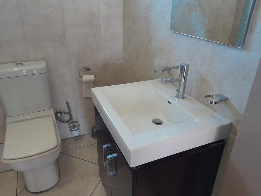 1 Bedroom Property for Sale in Bedford Gardens Gauteng
