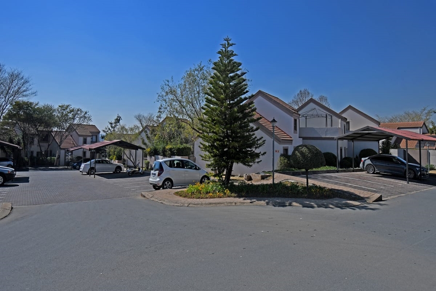 2 Bedroom Property for Sale in Broadacres Gauteng