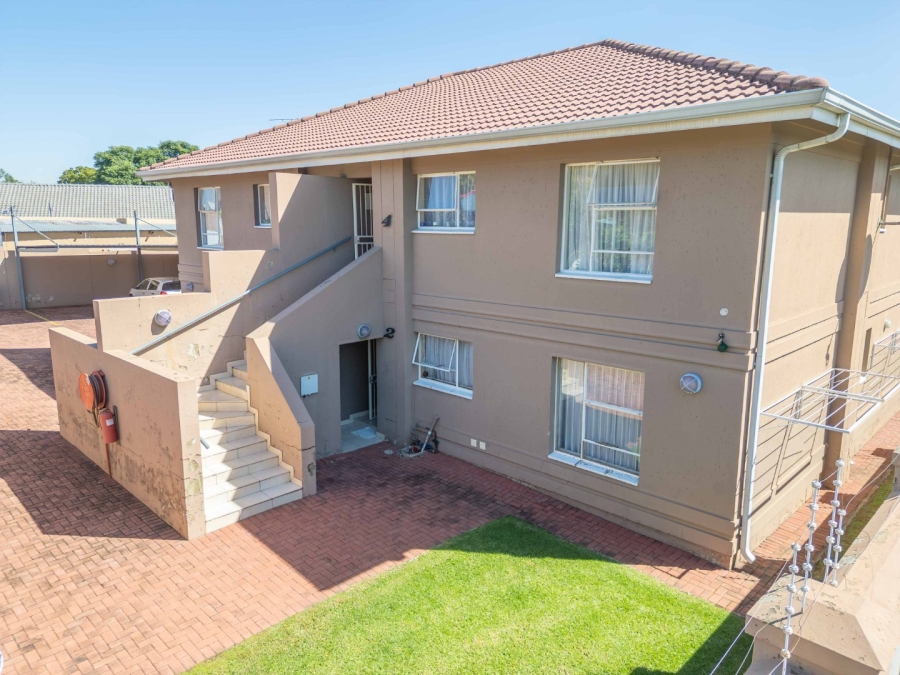 8 Bedroom Property for Sale in Edenvale Central Gauteng