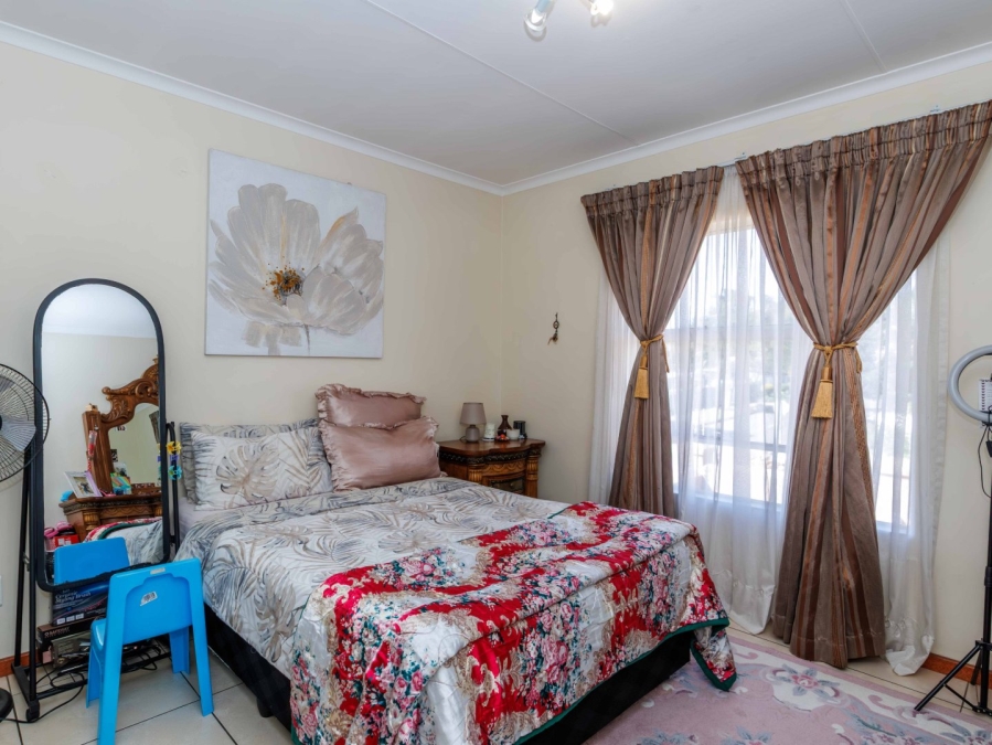 8 Bedroom Property for Sale in Edenvale Central Gauteng