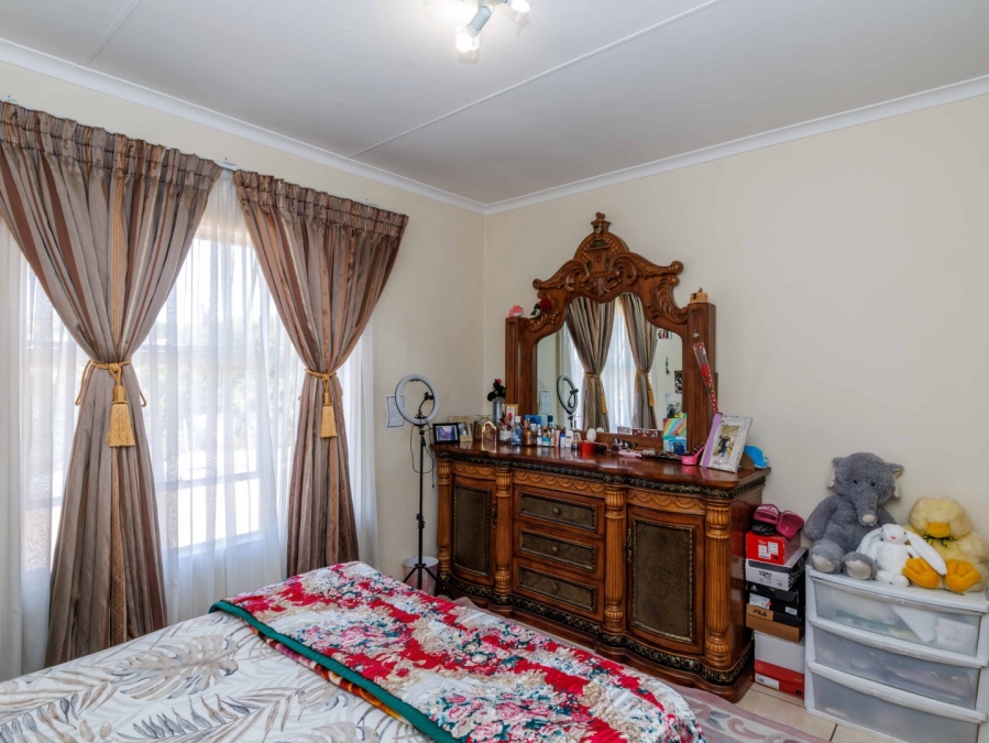 8 Bedroom Property for Sale in Edenvale Central Gauteng