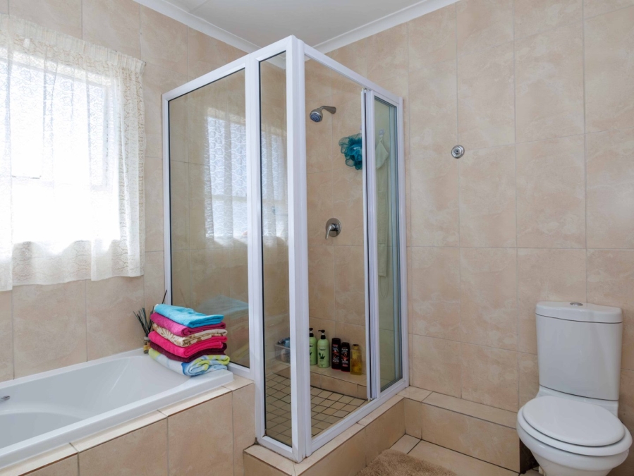 8 Bedroom Property for Sale in Edenvale Central Gauteng