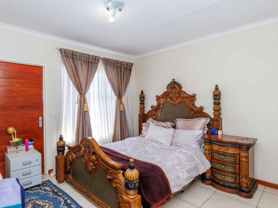 8 Bedroom Property for Sale in Edenvale Central Gauteng