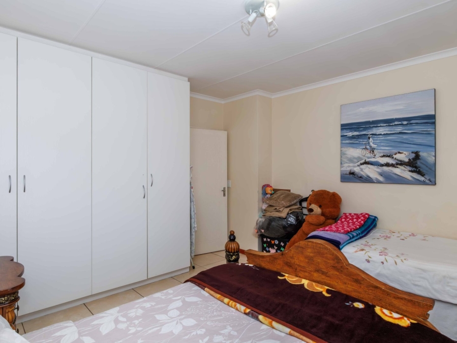 8 Bedroom Property for Sale in Edenvale Central Gauteng