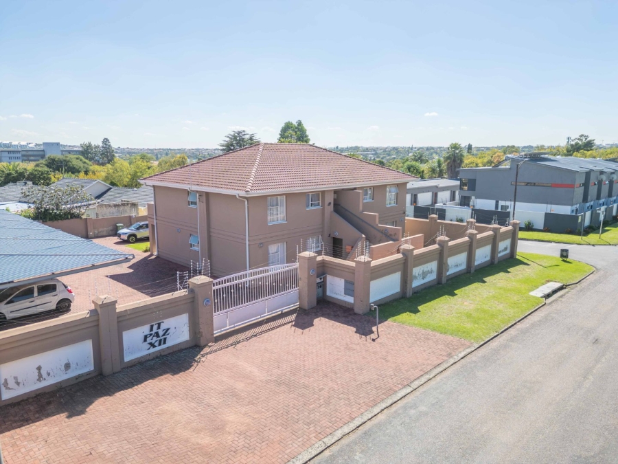 8 Bedroom Property for Sale in Edenvale Central Gauteng