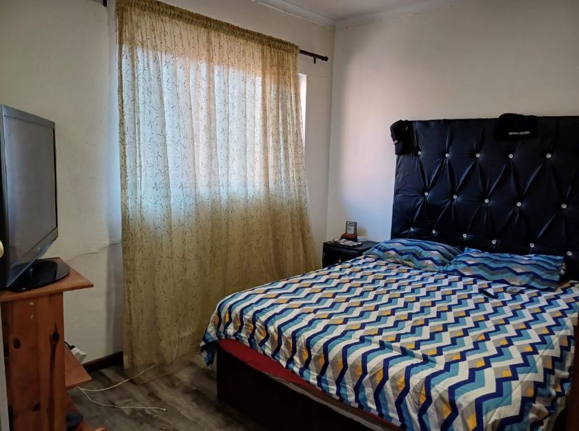 2 Bedroom Property for Sale in Buurendal Gauteng