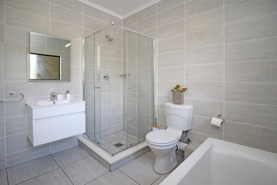 To Let 3 Bedroom Property for Rent in Waterfall Gauteng