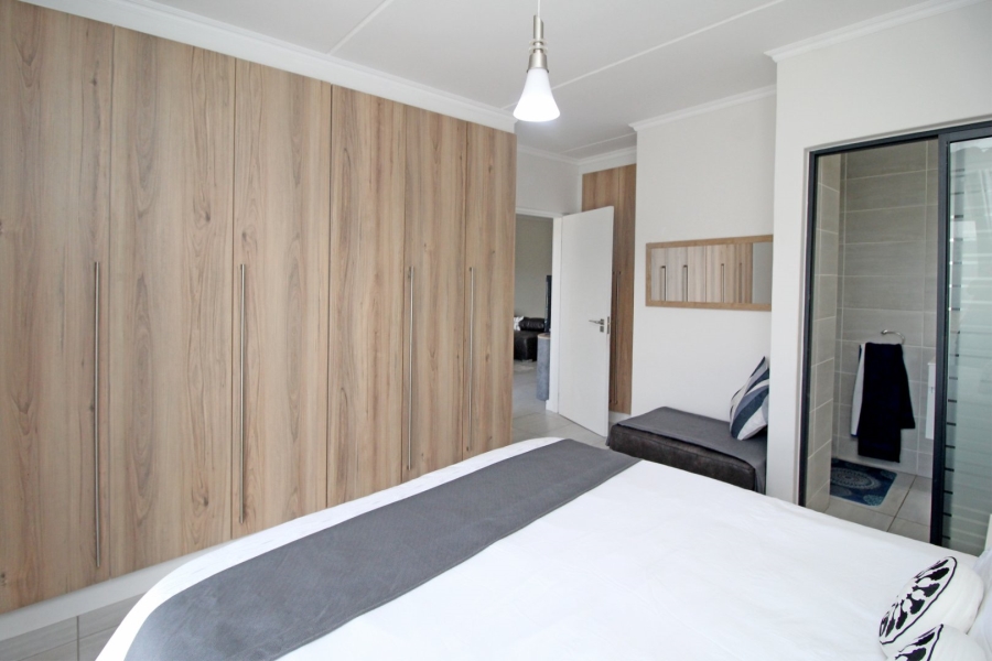 To Let 3 Bedroom Property for Rent in Waterfall Gauteng
