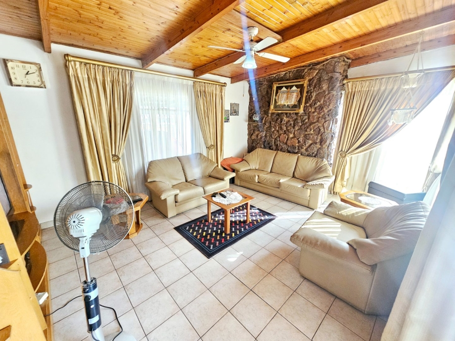 5 Bedroom Property for Sale in Erasmia Gauteng