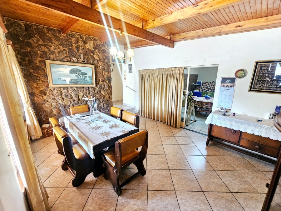 5 Bedroom Property for Sale in Erasmia Gauteng