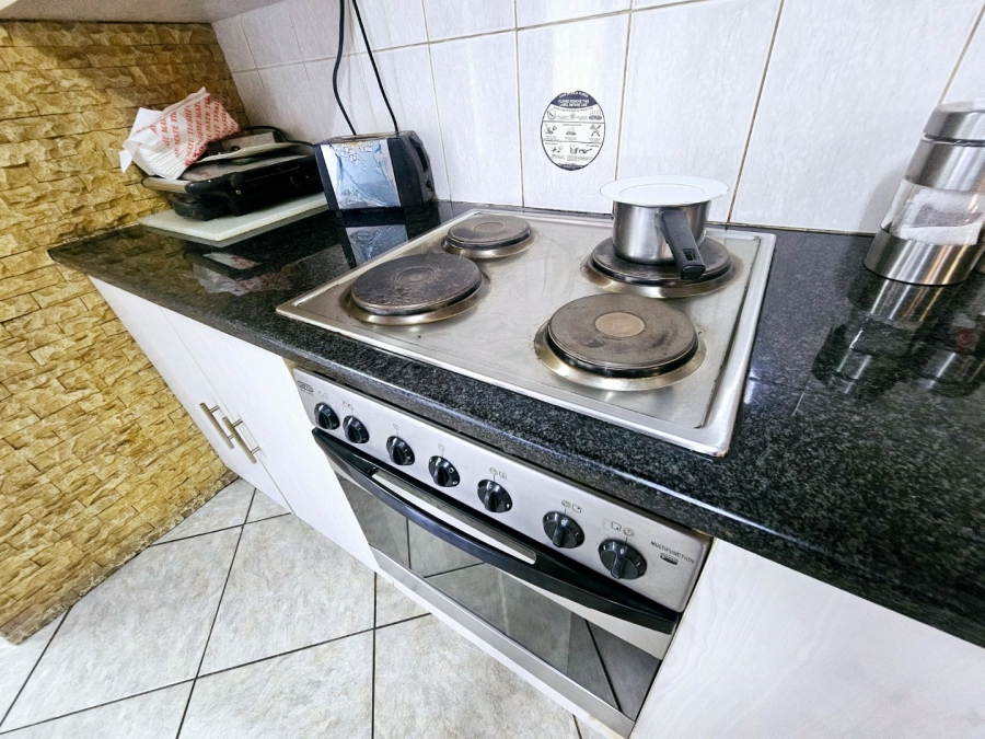 5 Bedroom Property for Sale in Erasmia Gauteng