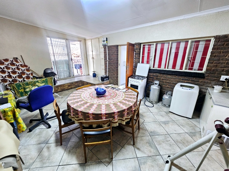 5 Bedroom Property for Sale in Erasmia Gauteng
