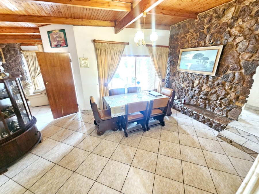 5 Bedroom Property for Sale in Erasmia Gauteng