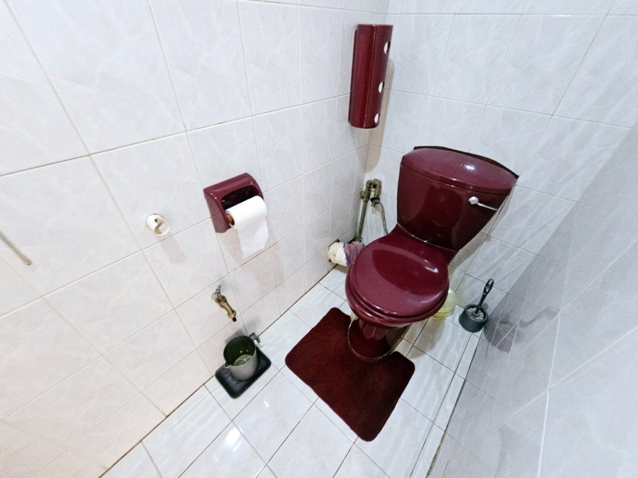 5 Bedroom Property for Sale in Erasmia Gauteng