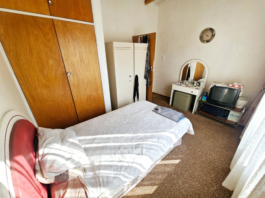 5 Bedroom Property for Sale in Erasmia Gauteng