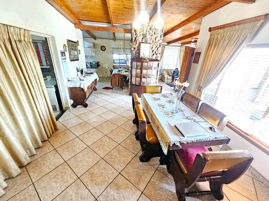 5 Bedroom Property for Sale in Erasmia Gauteng