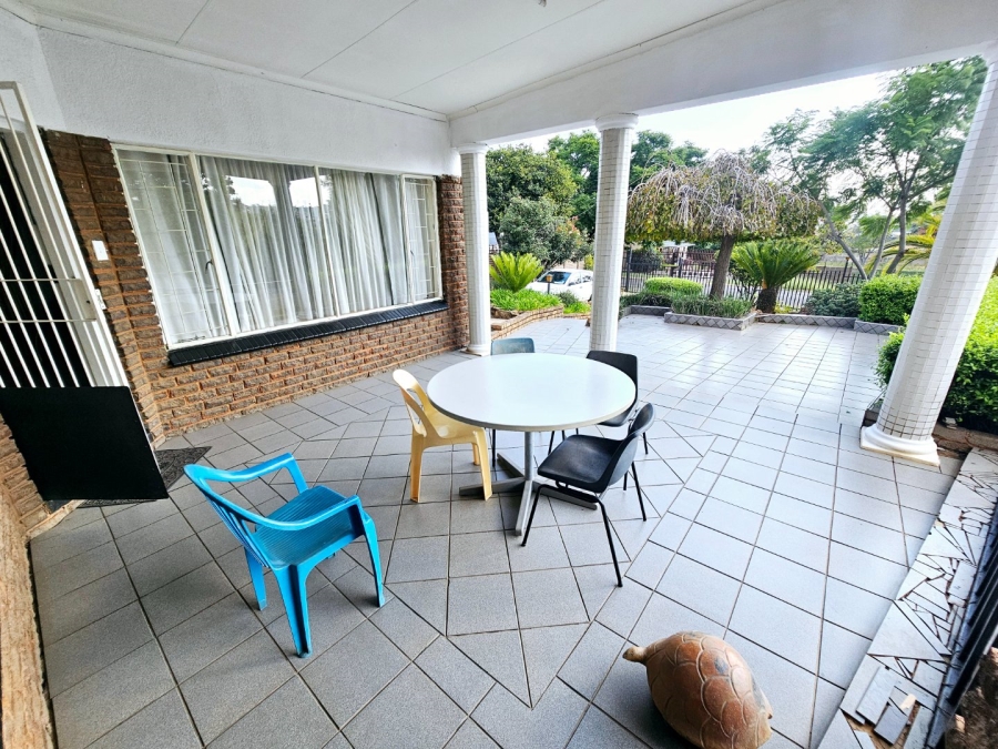 5 Bedroom Property for Sale in Erasmia Gauteng