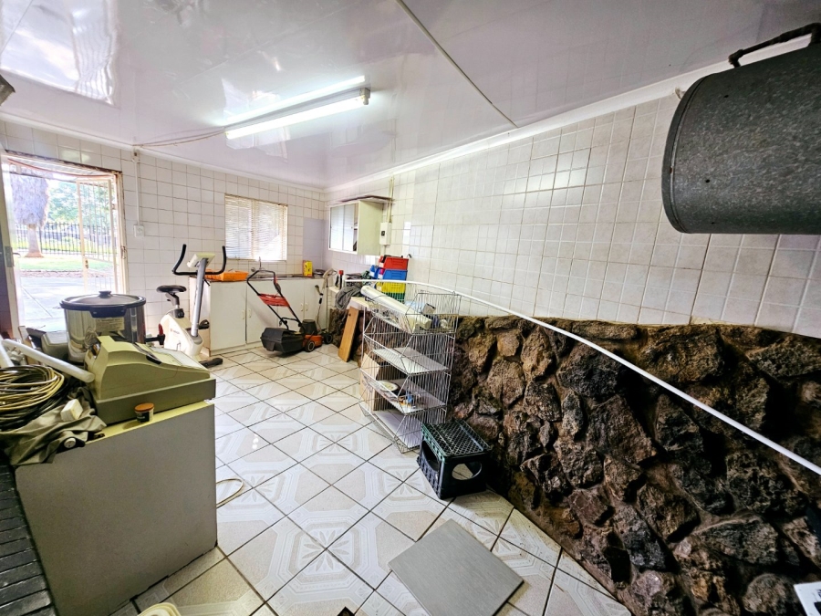 5 Bedroom Property for Sale in Erasmia Gauteng