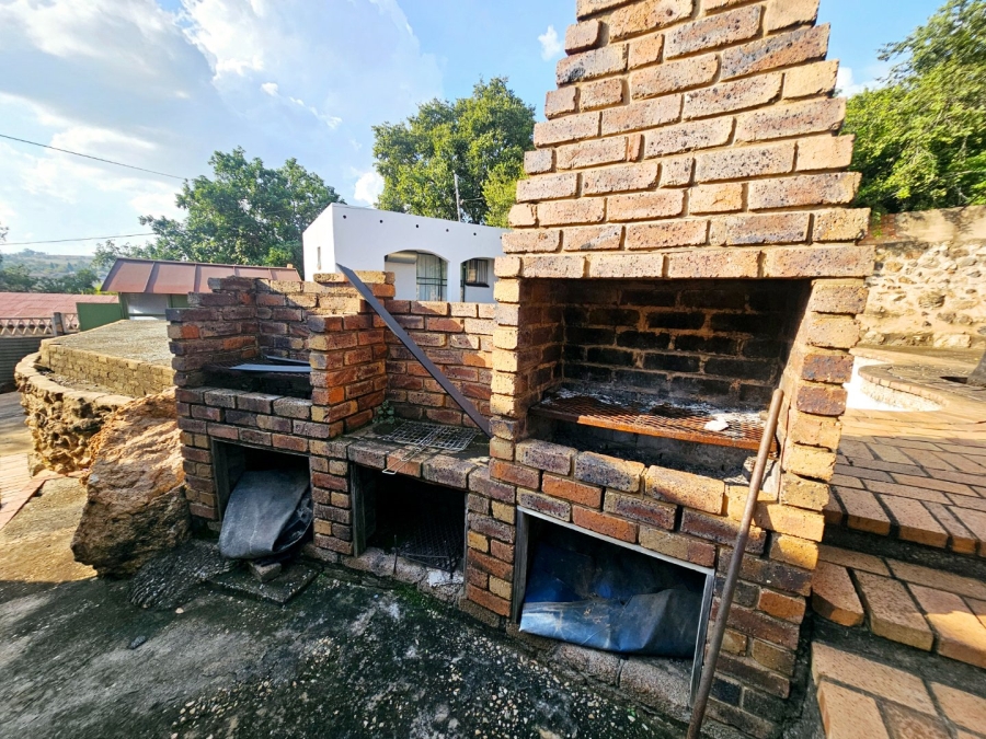 5 Bedroom Property for Sale in Erasmia Gauteng