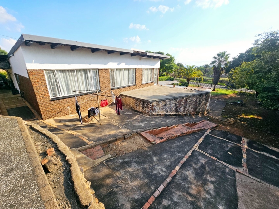 5 Bedroom Property for Sale in Erasmia Gauteng