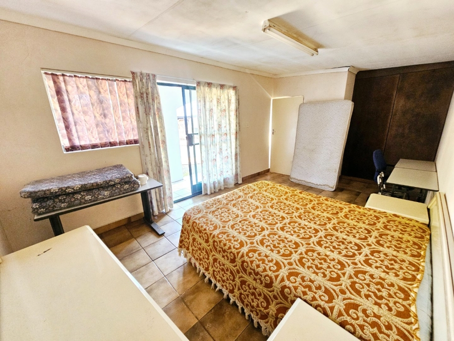 5 Bedroom Property for Sale in Erasmia Gauteng