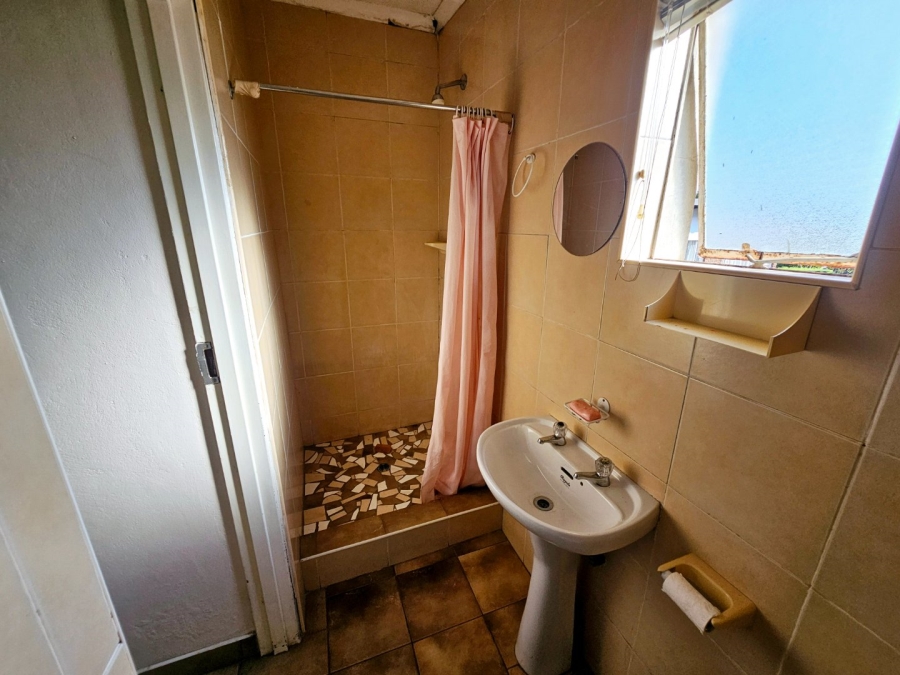 5 Bedroom Property for Sale in Erasmia Gauteng