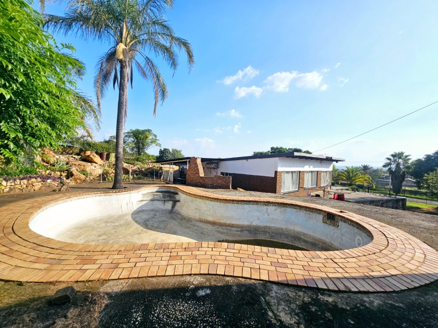 5 Bedroom Property for Sale in Erasmia Gauteng