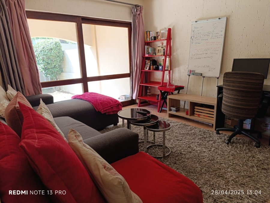 1 Bedroom Property for Sale in Lonehill Gauteng
