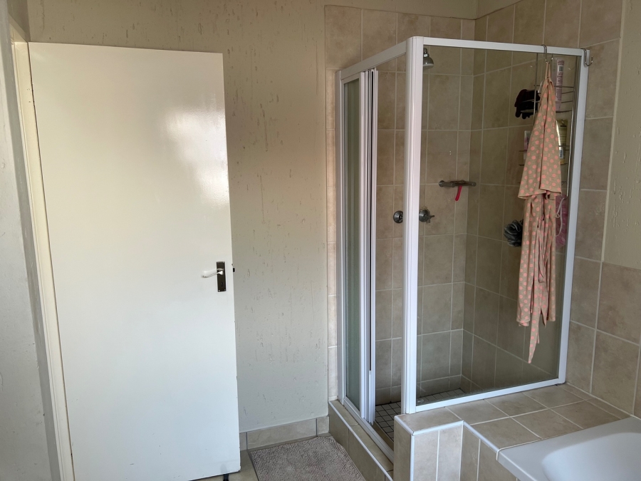 1 Bedroom Property for Sale in Douglasdale Gauteng