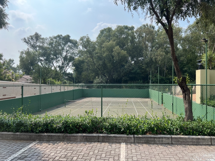 1 Bedroom Property for Sale in Douglasdale Gauteng