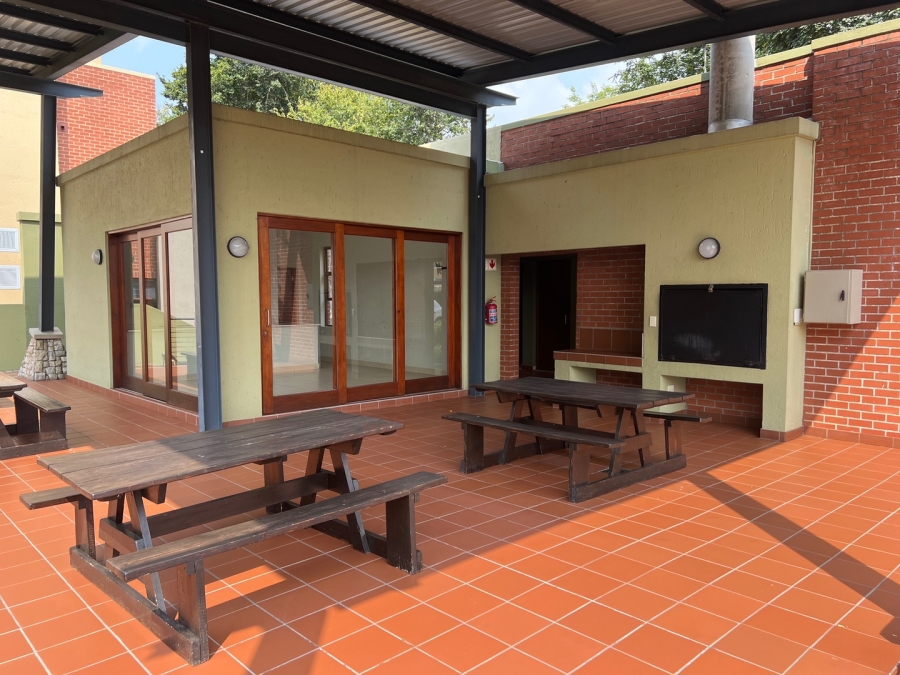 1 Bedroom Property for Sale in Douglasdale Gauteng
