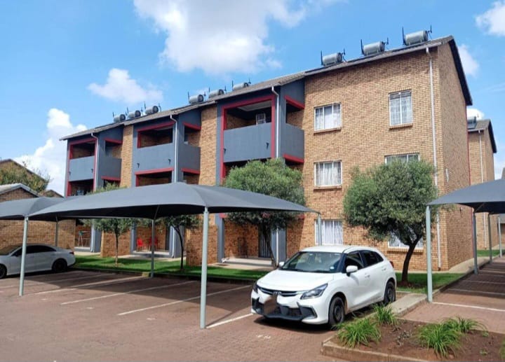 2 Bedroom Property for Sale in Monavoni Gauteng
