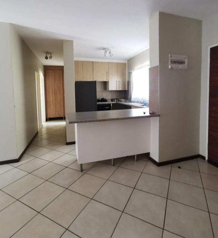 2 Bedroom Property for Sale in Monavoni Gauteng