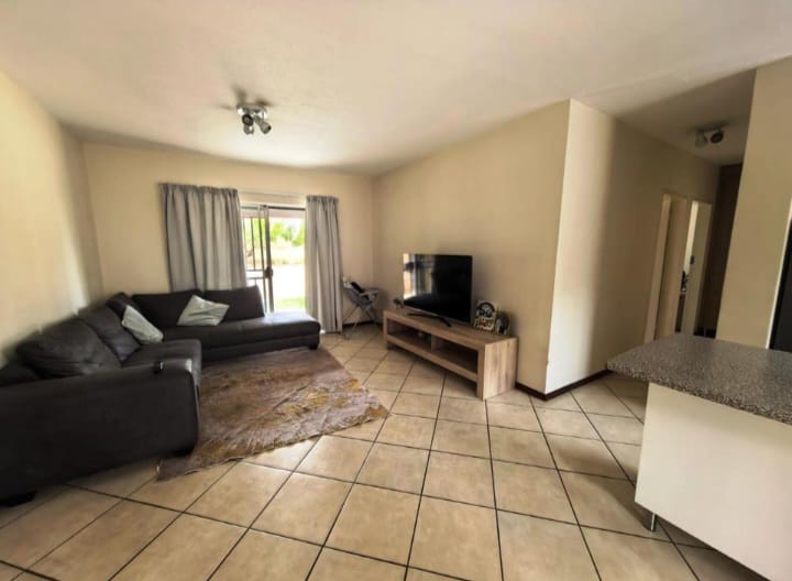 2 Bedroom Property for Sale in Monavoni Gauteng