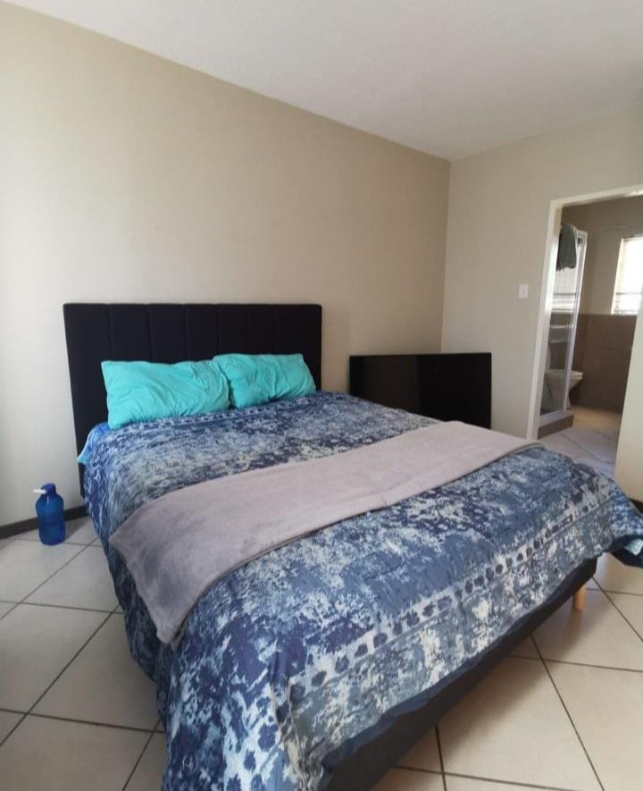 2 Bedroom Property for Sale in Monavoni Gauteng