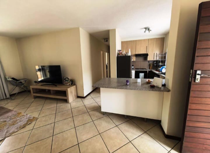 2 Bedroom Property for Sale in Monavoni Gauteng