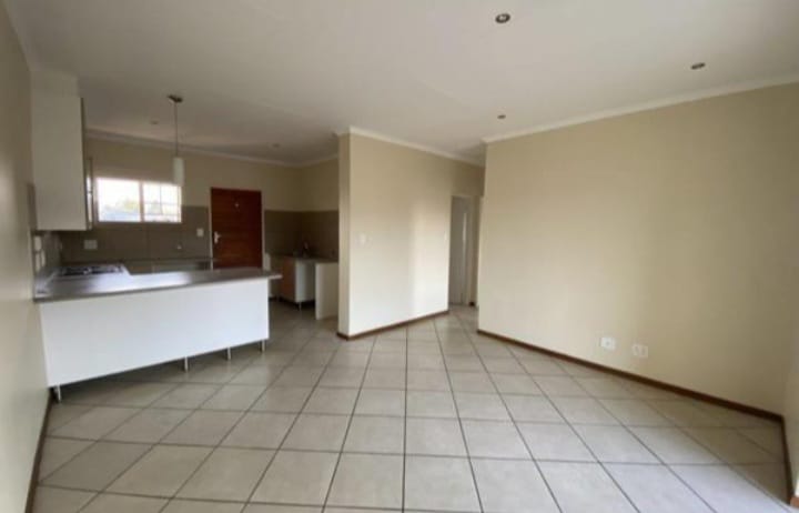 2 Bedroom Property for Sale in Monavoni Gauteng