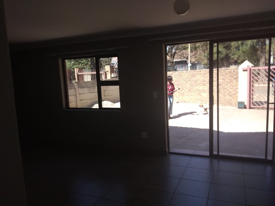 To Let 1 Bedroom Property for Rent in Albertsdal Gauteng