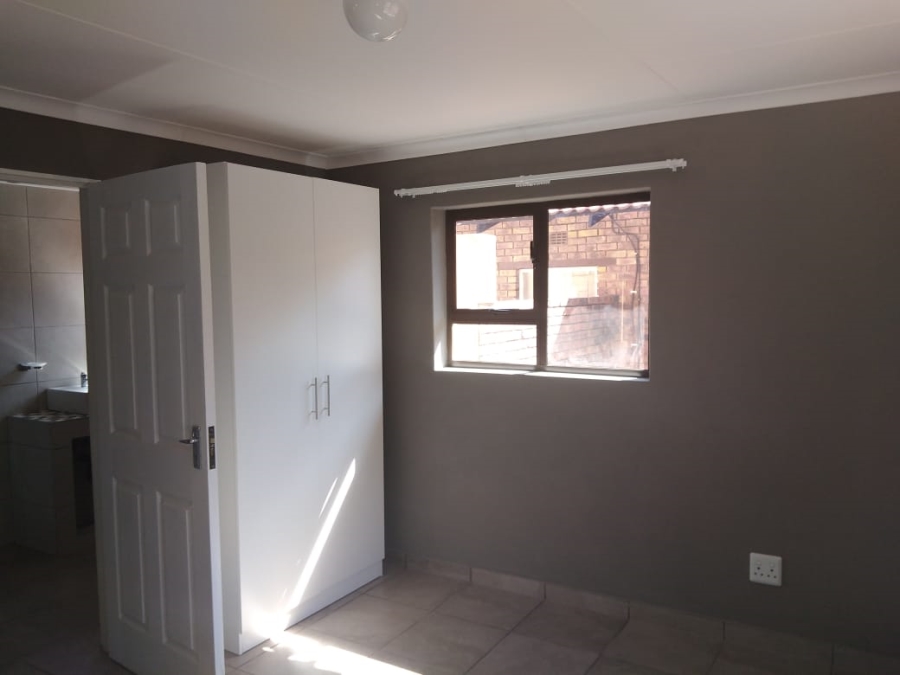 To Let 1 Bedroom Property for Rent in Albertsdal Gauteng