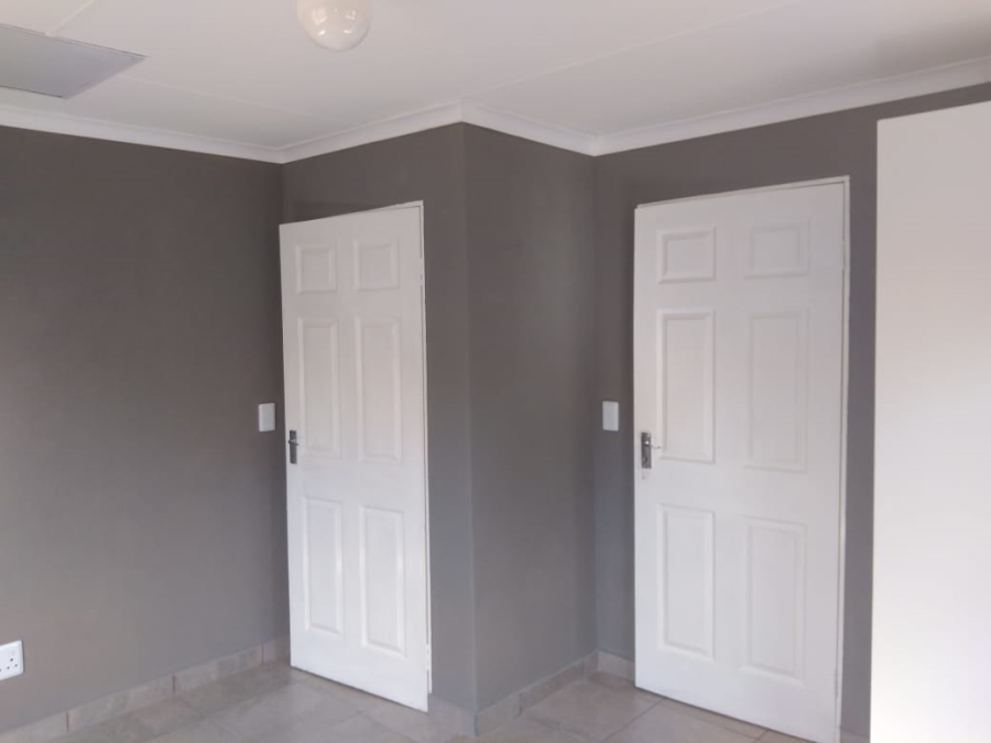To Let 1 Bedroom Property for Rent in Albertsdal Gauteng