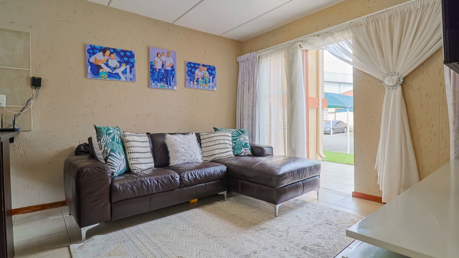 2 Bedroom Property for Sale in Ormonde View Gauteng