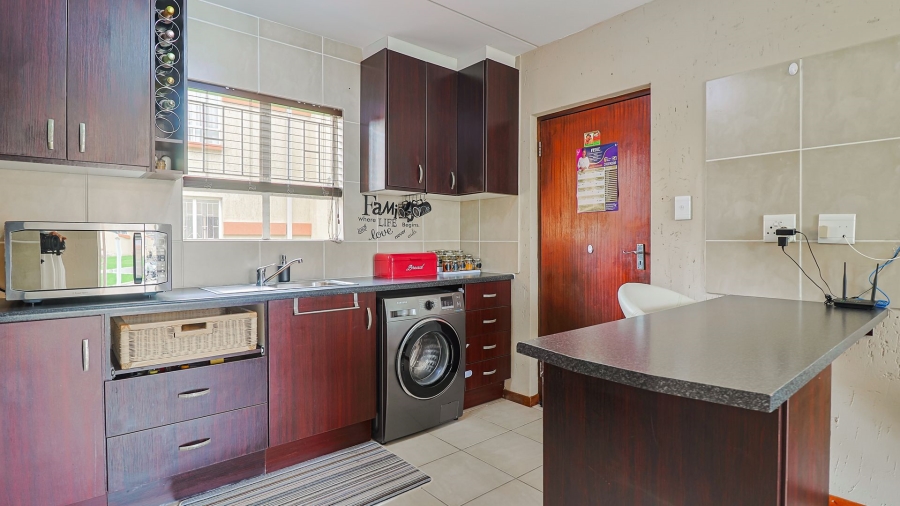 2 Bedroom Property for Sale in Ormonde View Gauteng