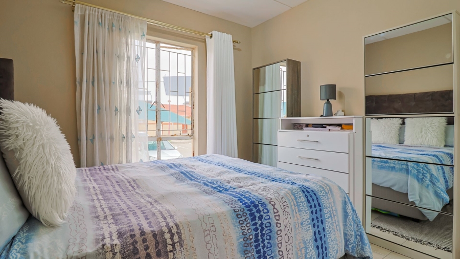 2 Bedroom Property for Sale in Ormonde View Gauteng