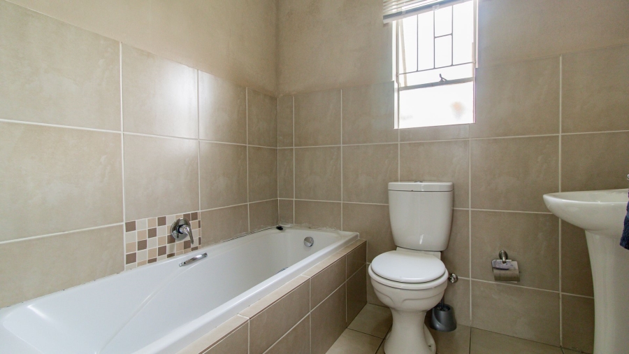 2 Bedroom Property for Sale in Ormonde View Gauteng