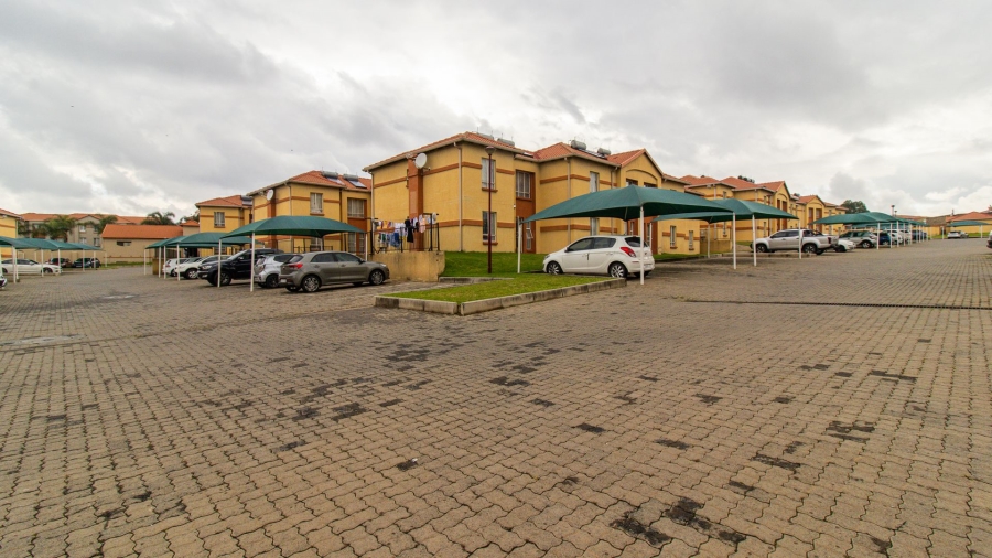 2 Bedroom Property for Sale in Ormonde View Gauteng