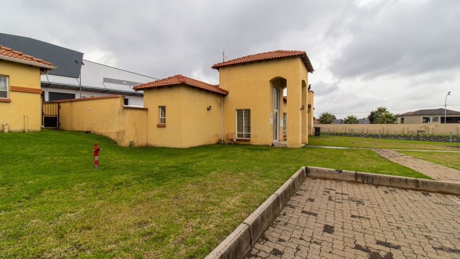 2 Bedroom Property for Sale in Ormonde View Gauteng